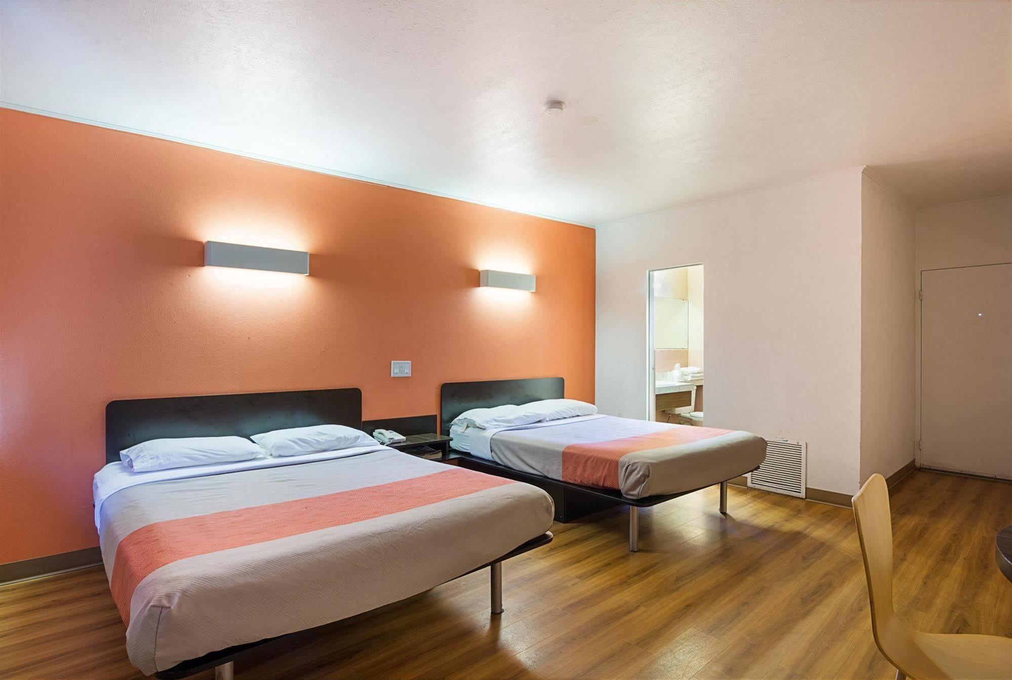Motel 6 Hobbs Exteriör bild
