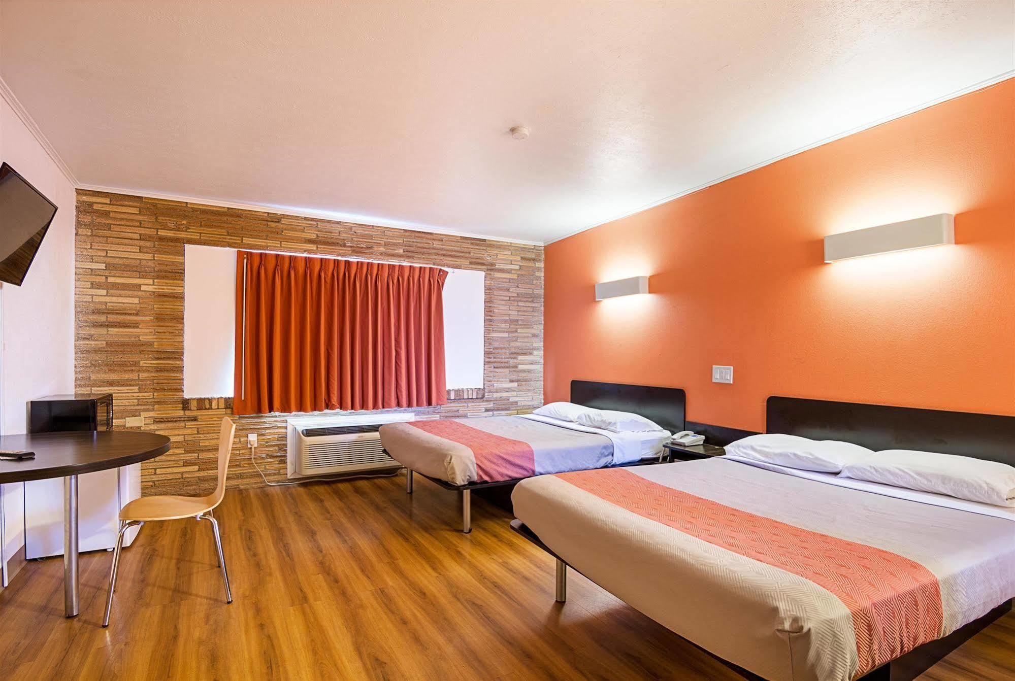 Motel 6 Hobbs Exteriör bild