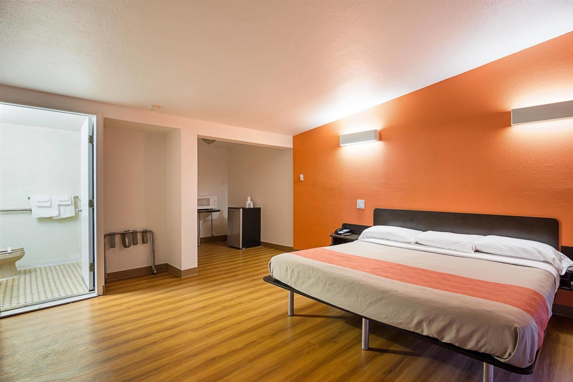 Motel 6 Hobbs Exteriör bild