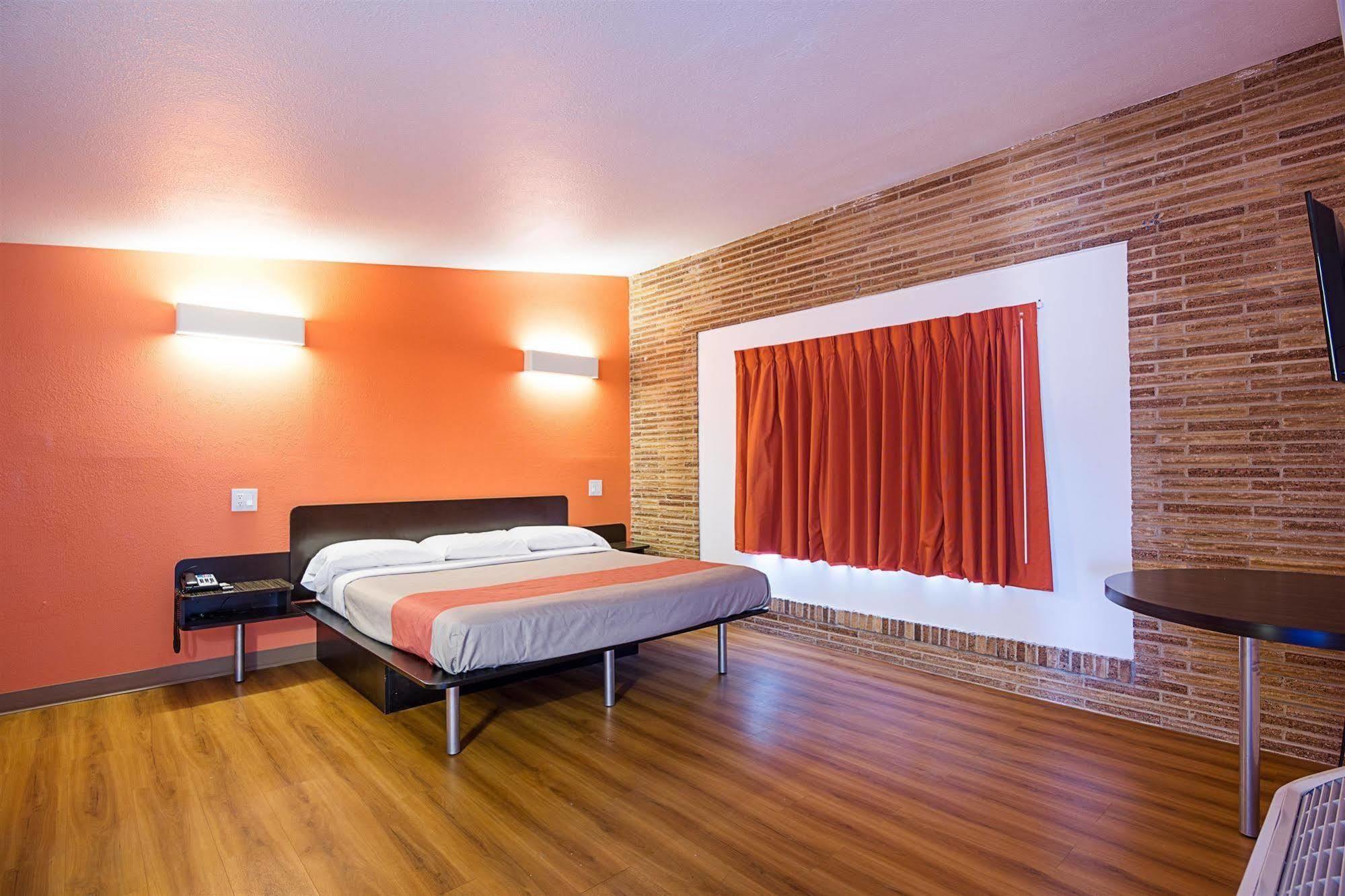 Motel 6 Hobbs Exteriör bild
